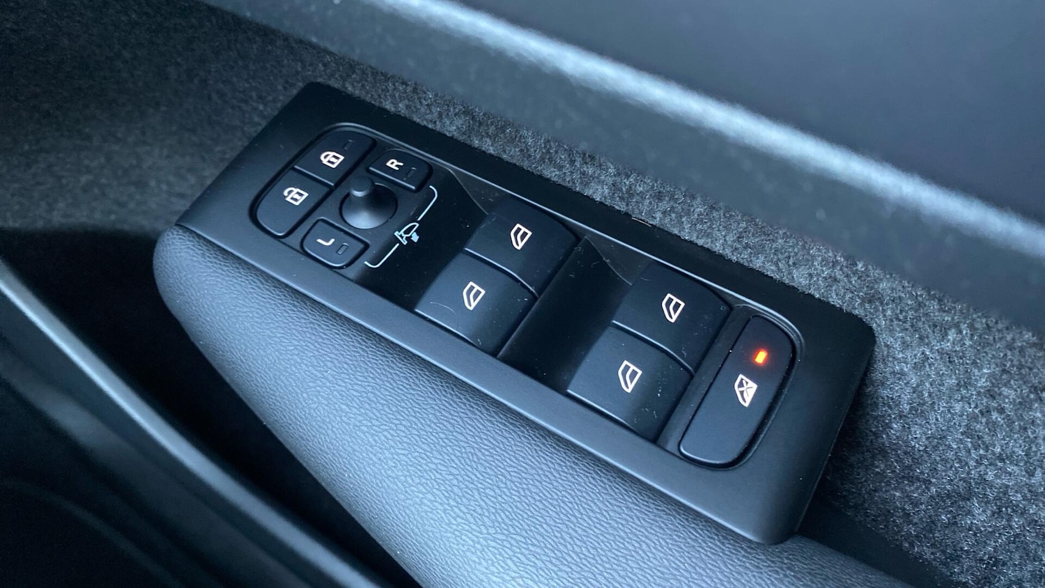 Used Volvo XC40 2021 for sale - 76753345: Photo 24