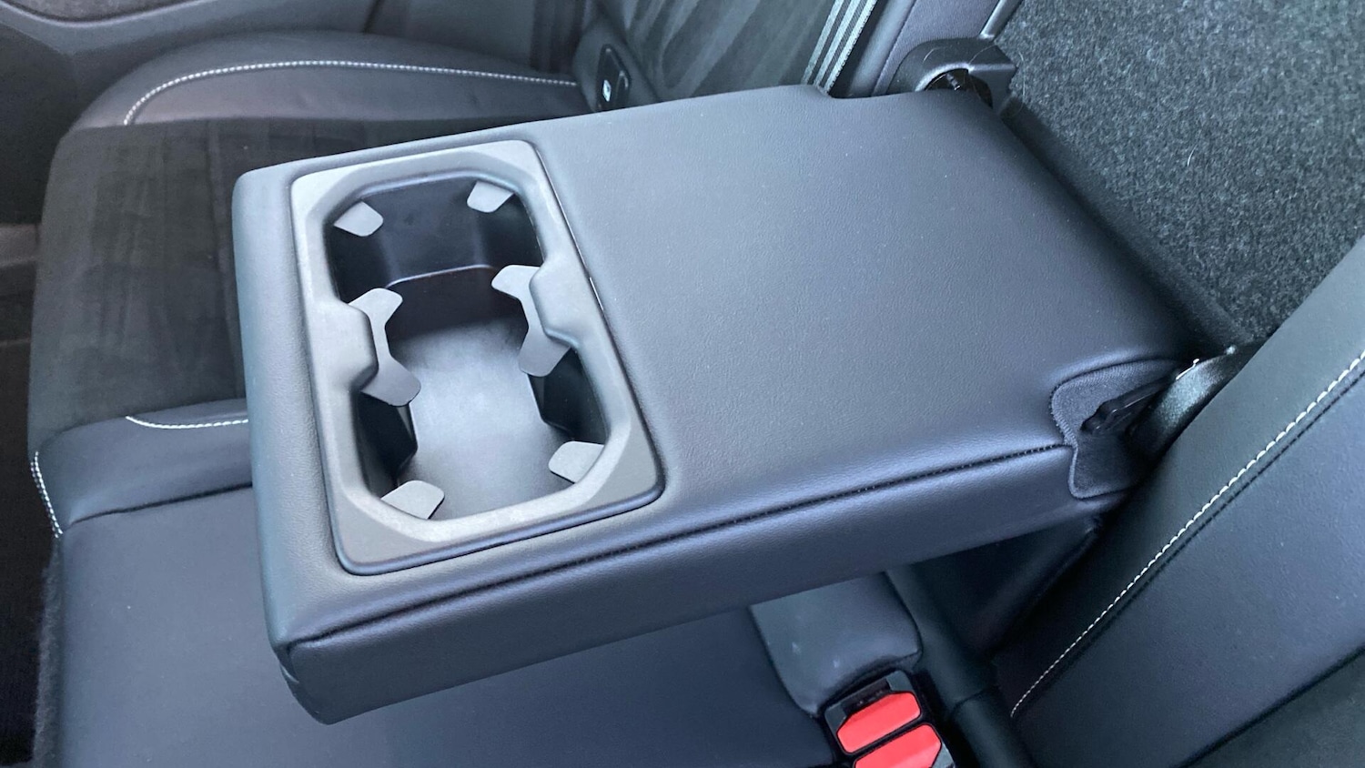 Used Volvo XC40 2021 for sale - 76753345: Photo 32