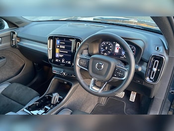 Used Volvo XC40 2021 for sale - 76753345: Photo