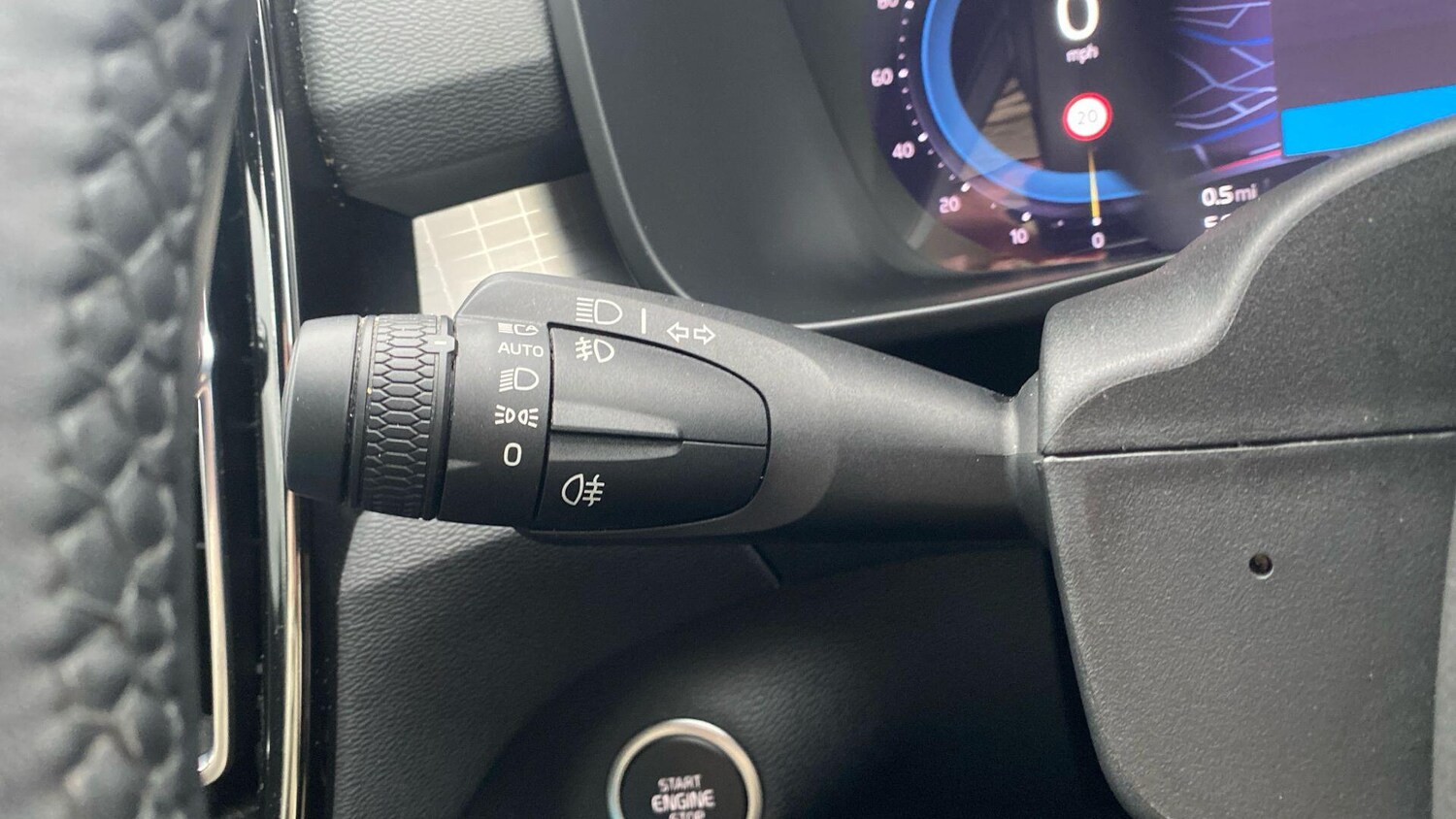 Used Volvo XC40 for sale - 77497079: Photo 16