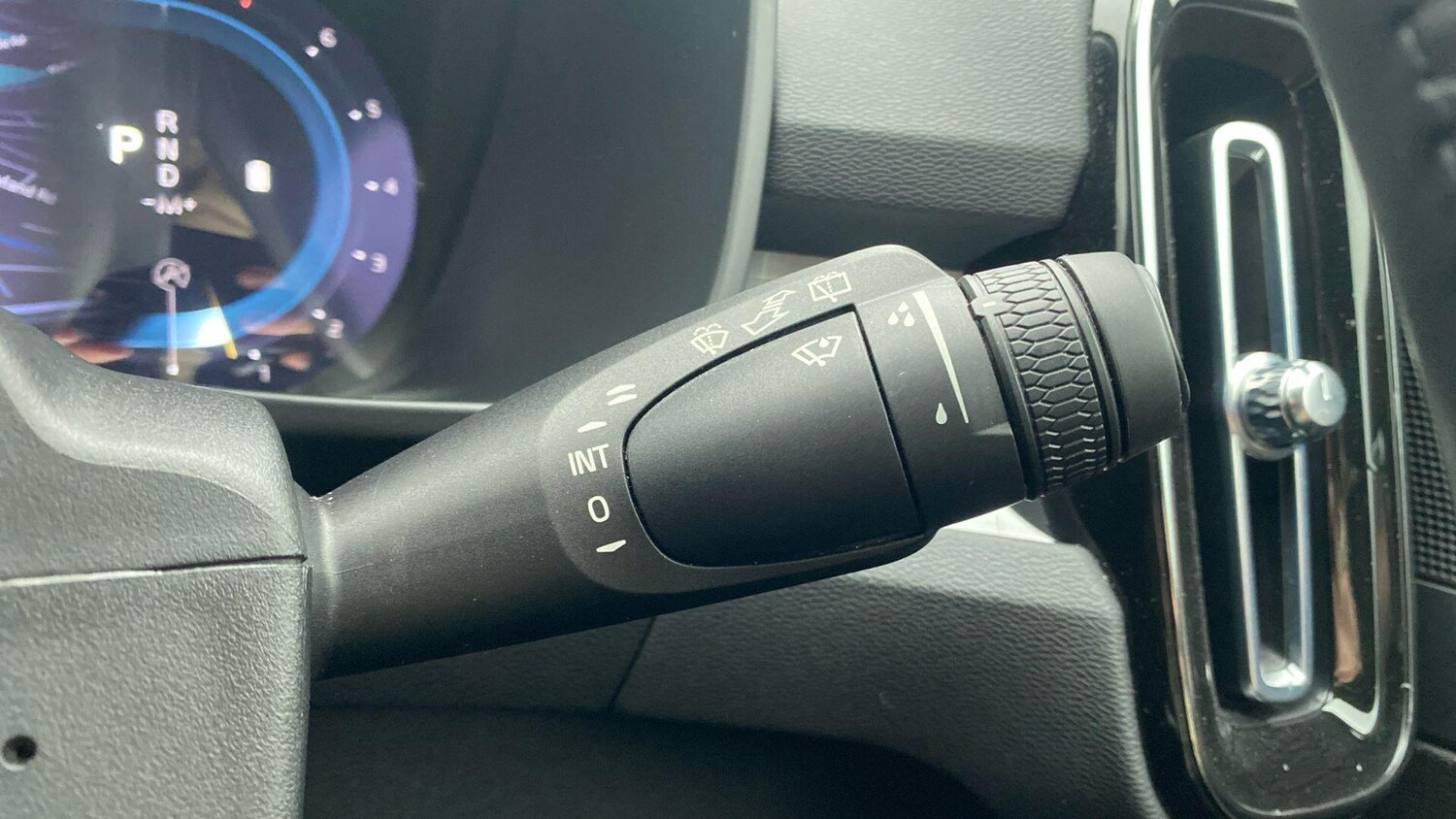 Used Volvo XC40 for sale - 77497079: Photo 19