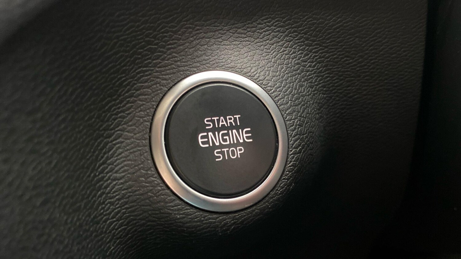 Used Volvo XC40 for sale - 77497079: Photo 21