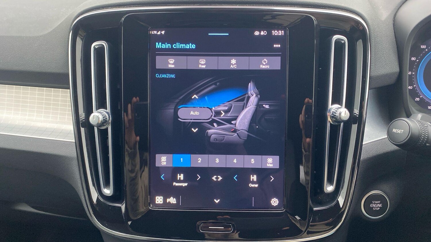 Used Volvo XC40 for sale - 77497079: Photo 27