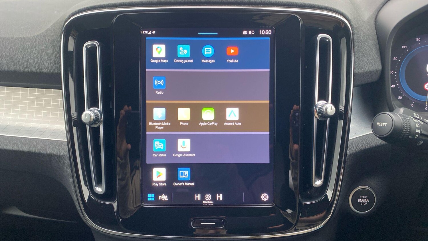 Used Volvo XC40 for sale - 77497079: Photo 28