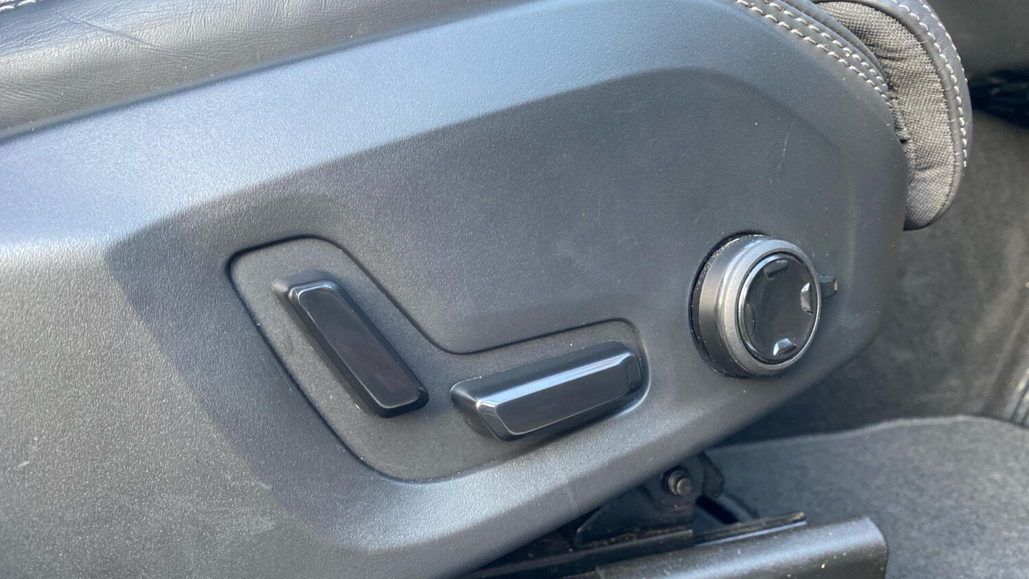 Used Volvo XC60 2025 for sale - 77799199: Photo 30