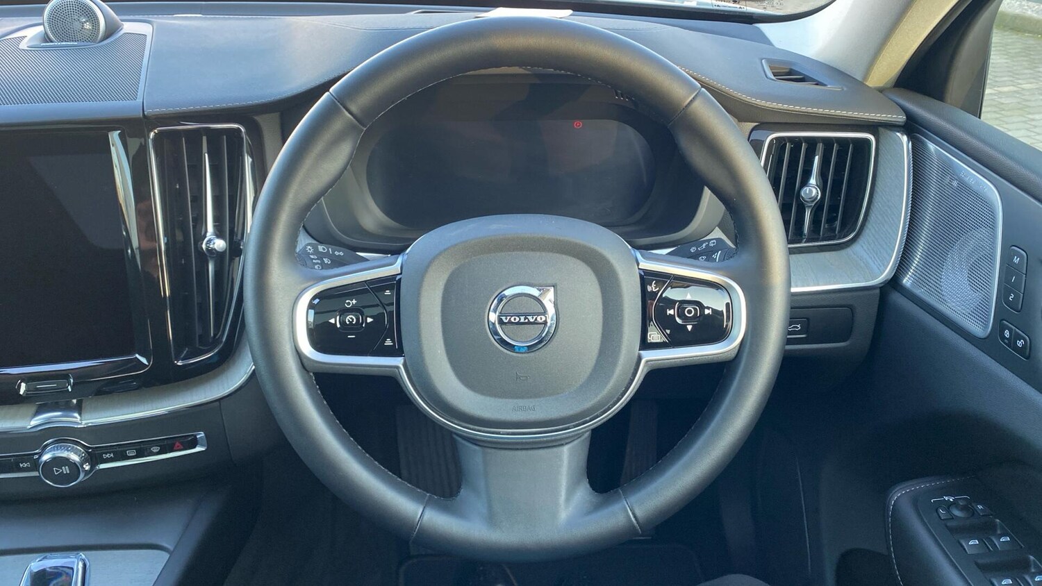 Used Volvo XC60 2025 for sale - 77799199: Photo 36