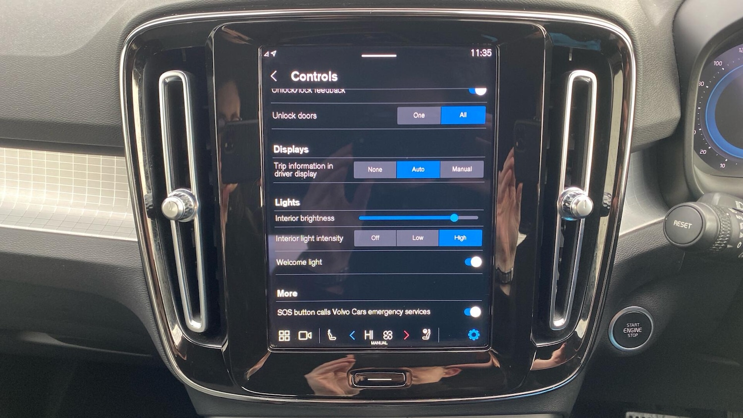 Used Volvo XC40 2023 for sale - 76633171: Photo 25