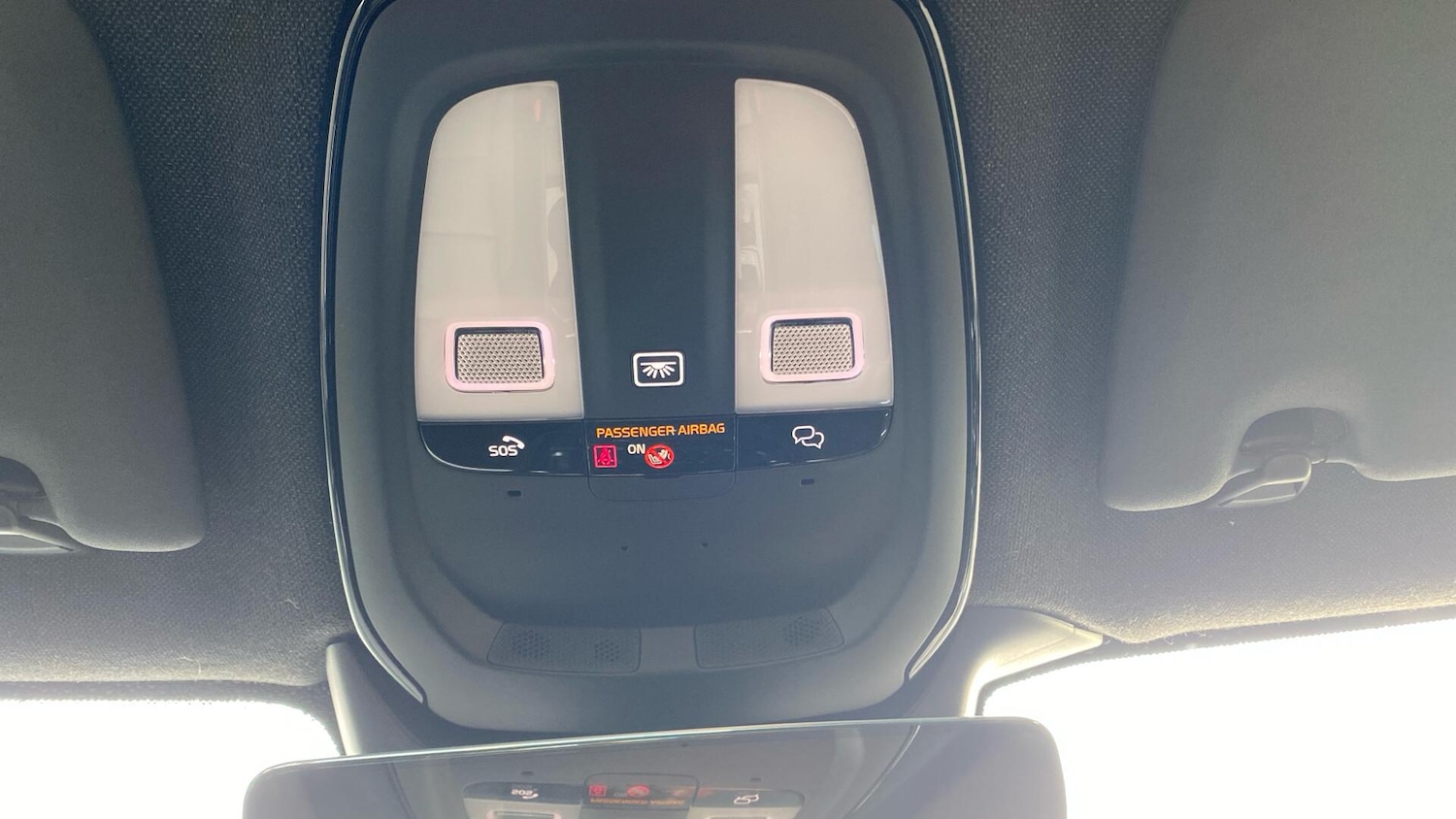 Used Volvo XC40 2023 for sale - 76633171: Photo 28