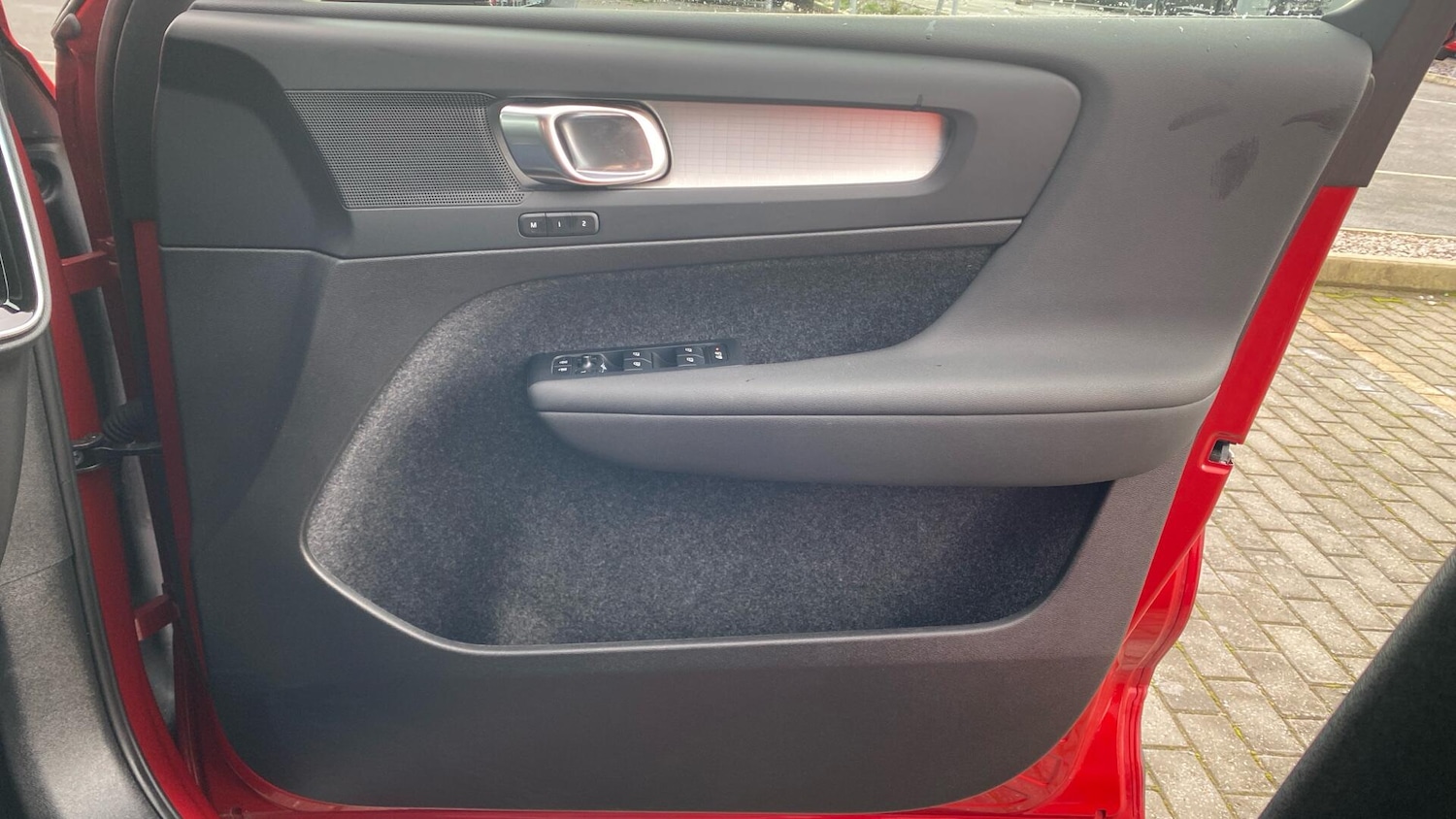 Used Volvo XC40 2023 for sale - 76633171: Photo 29