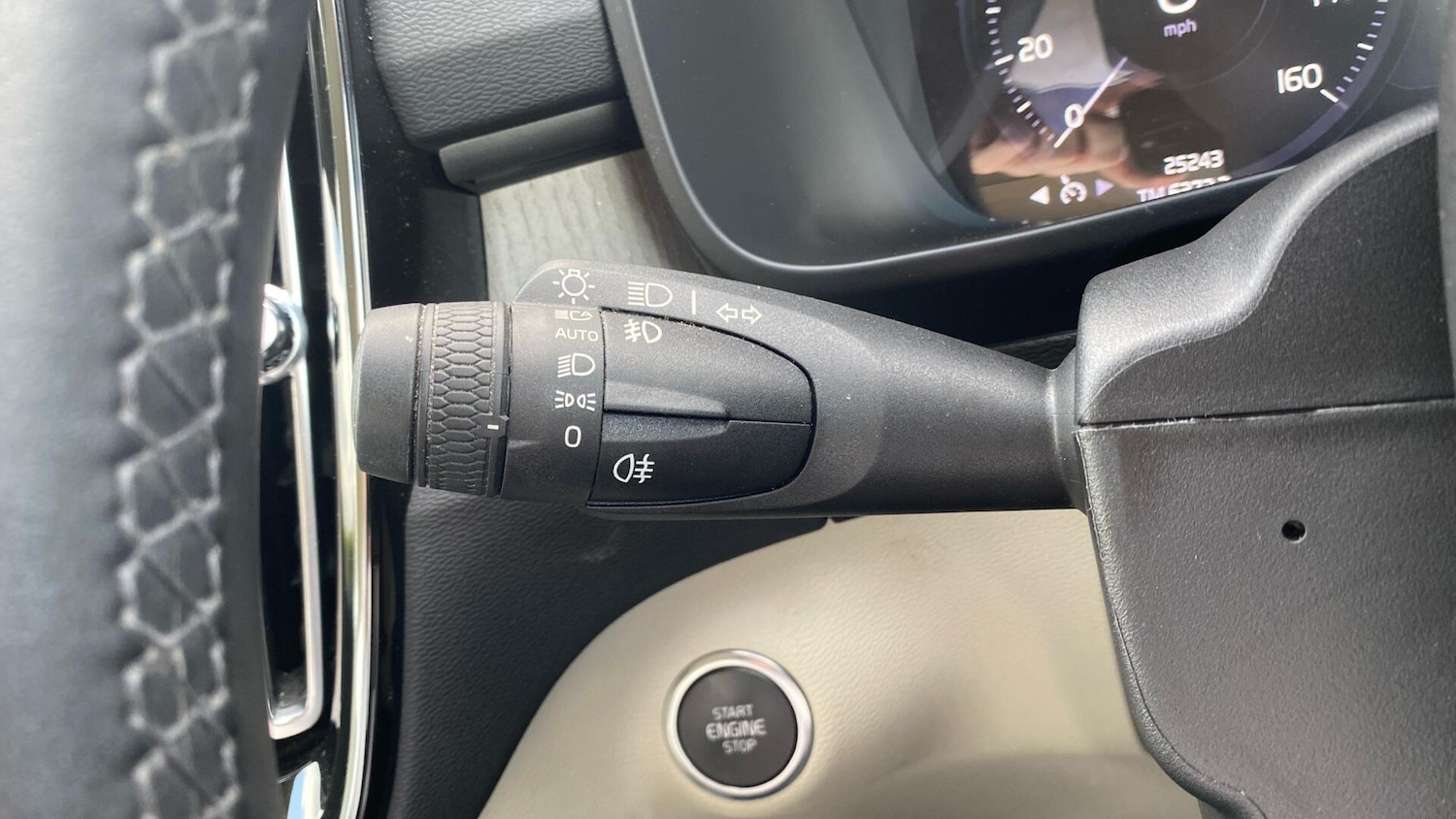 Used Volvo XC40 2022 for sale - 76152536: Photo 18