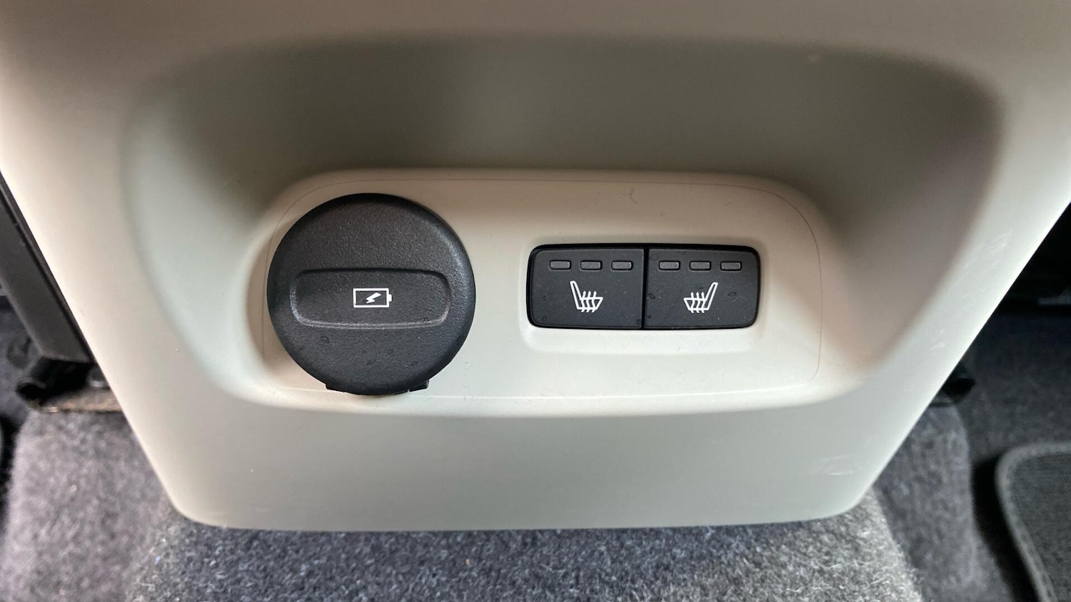 Used Volvo XC40 2022 for sale - 76152536: Photo 35