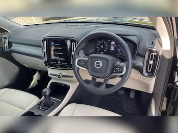 Used Volvo XC40 2022 for sale - 76152536: Photo