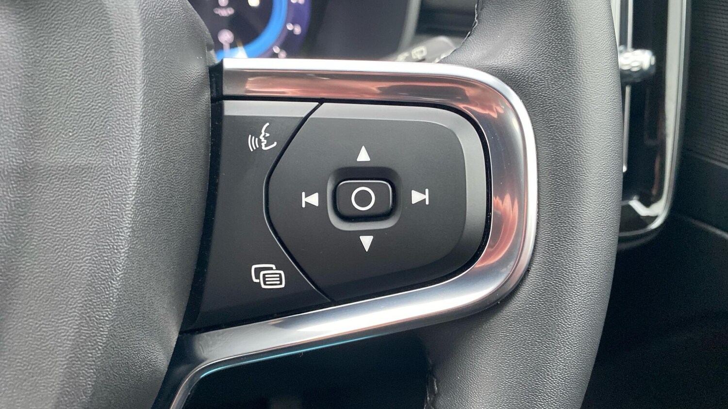 Used Volvo XC40 2022 for sale - 77344440: Photo 17