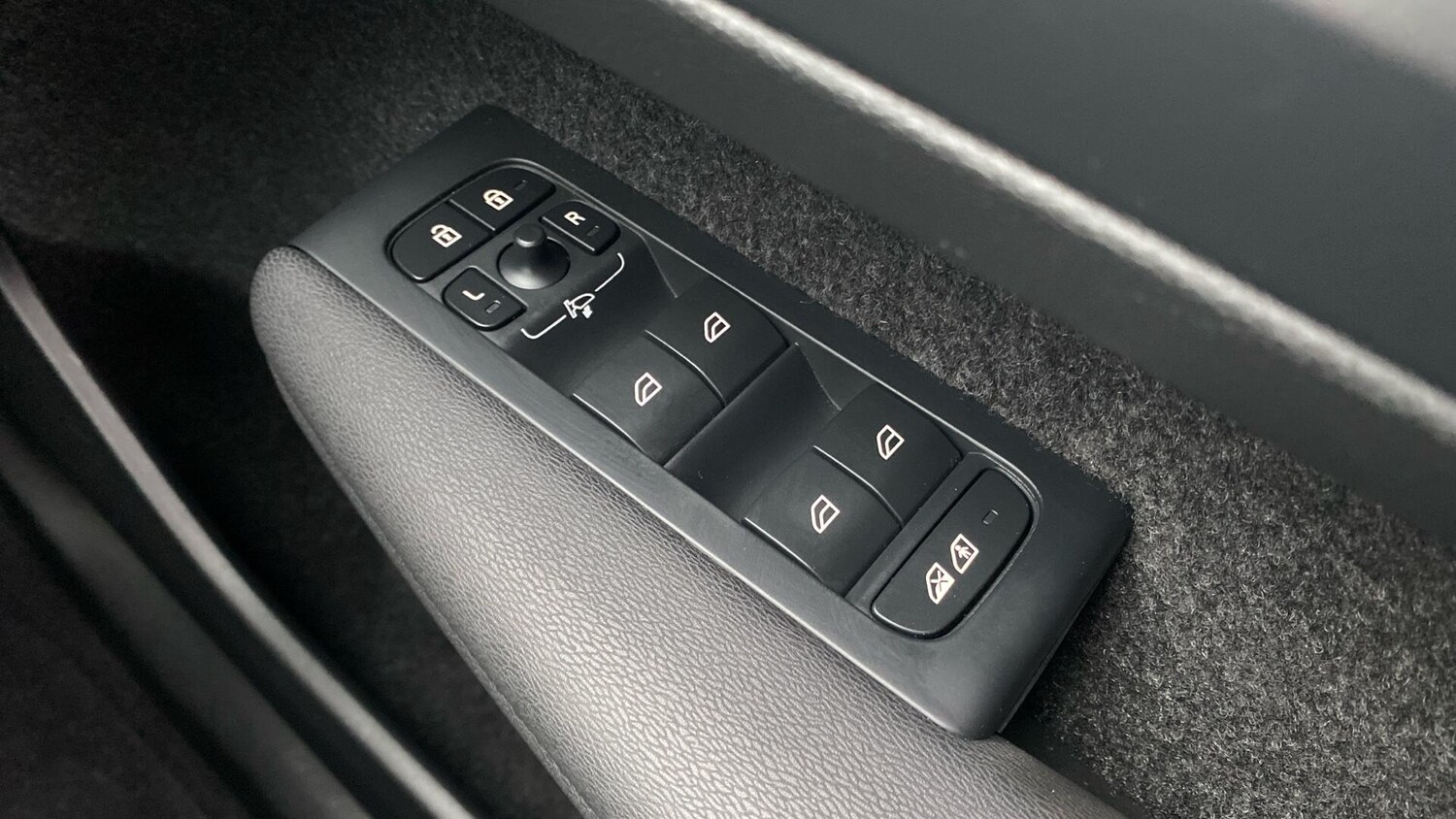 Used Volvo XC40 2022 for sale - 77344440: Photo 19