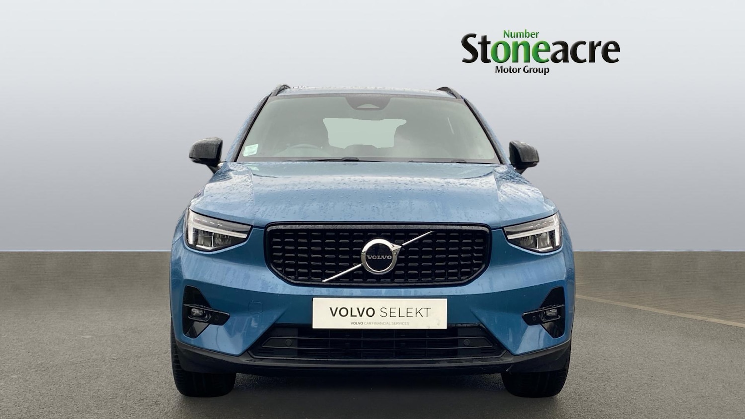 Used Volvo XC40 2022 for sale - 77344440: Photo 2