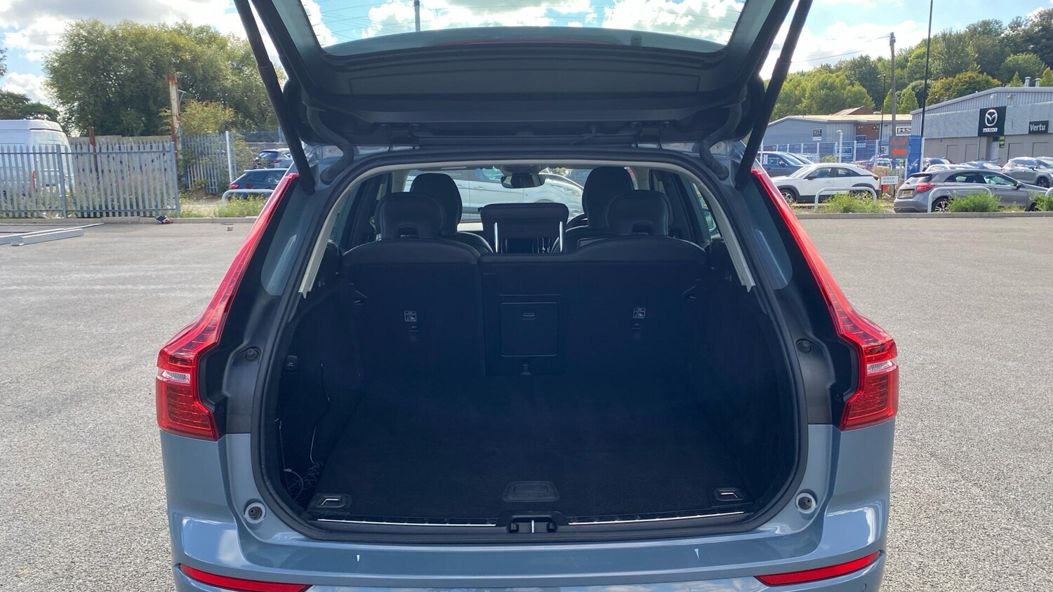 Used Volvo XC60 2023 for sale - 76072578: Photo 13
