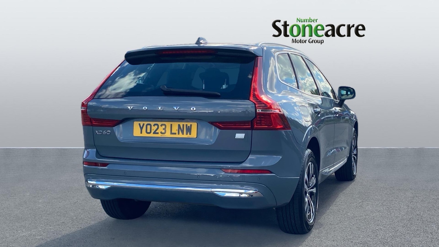 Used Volvo XC60 2023 for sale - 76072578: Photo 2
