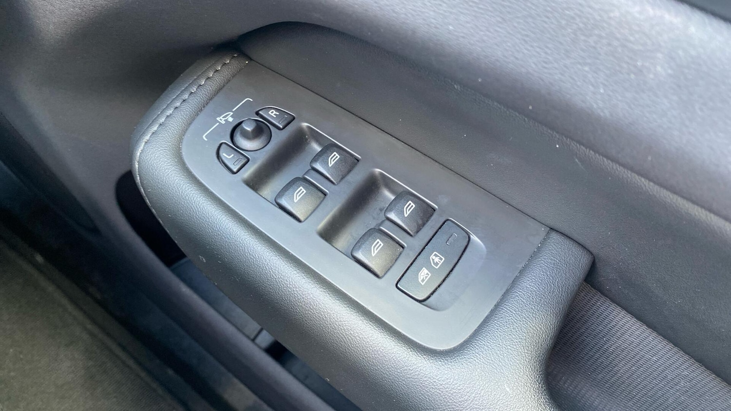 Used Volvo XC60 2023 for sale - 76072578: Photo 24