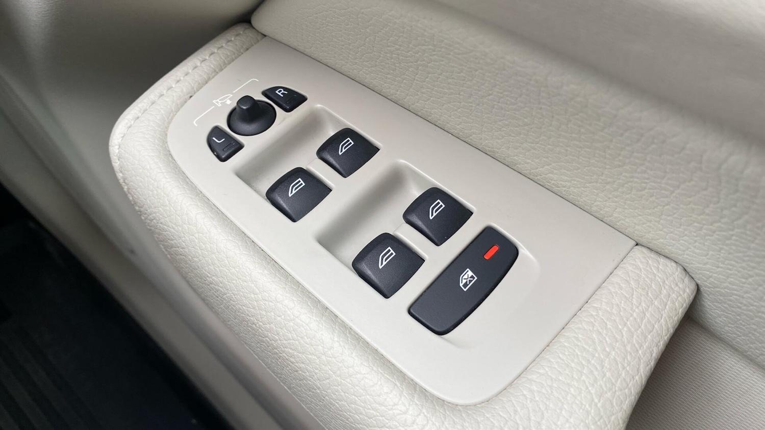 Used Volvo XC60 2018 for sale - 78006314: Photo 22