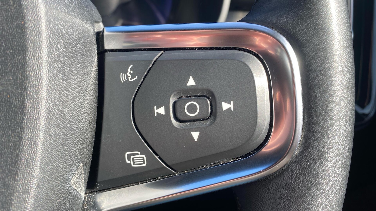 Used Volvo XC40 2023 for sale - 78086410: Photo 22