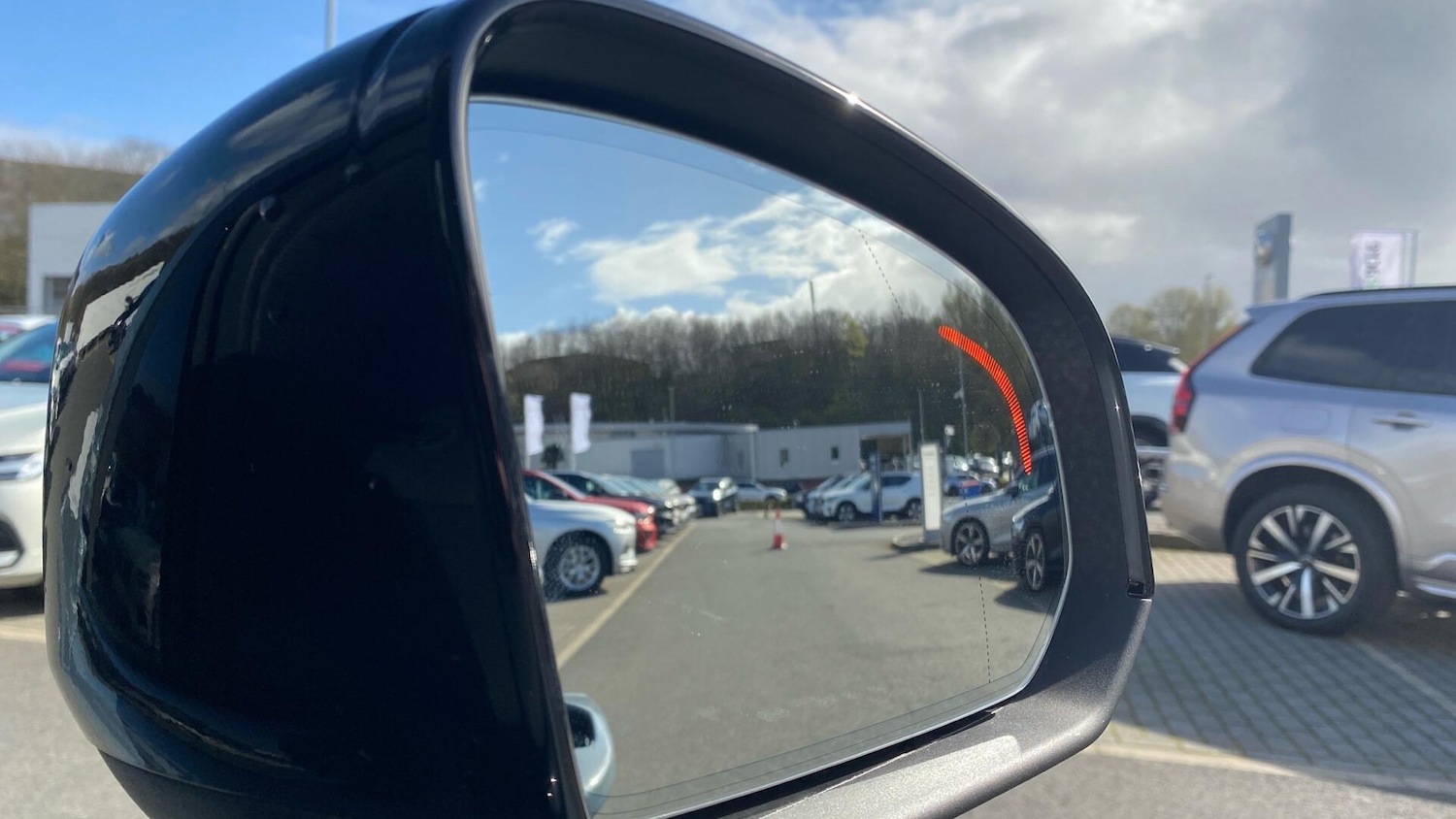 Used Volvo XC40 2023 for sale - 78086410: Photo 32