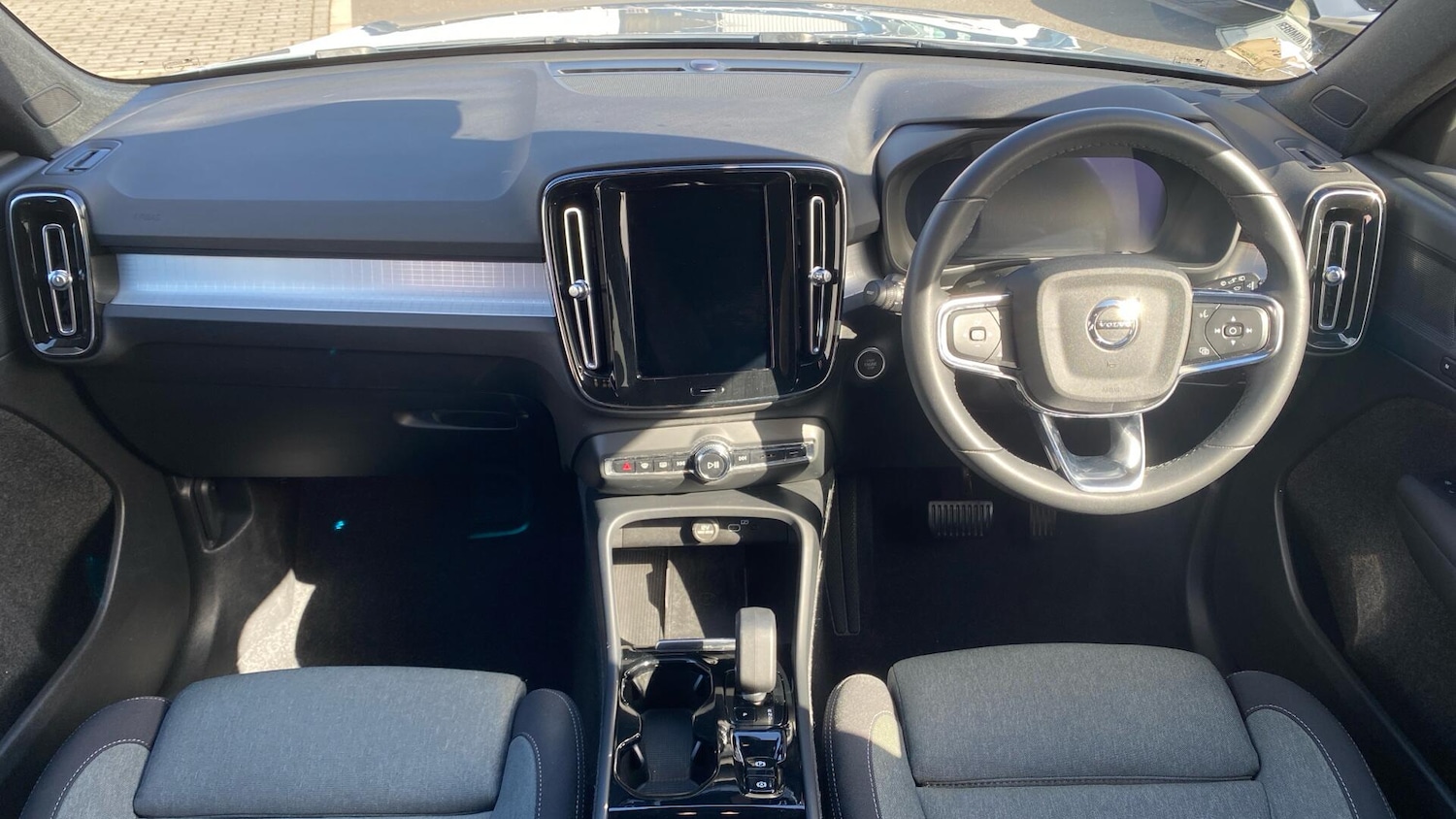 Used Volvo XC40 2023 for sale - 78086410: Photo 5