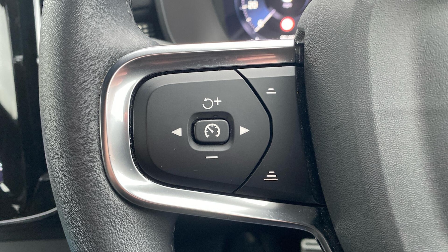 Used Volvo XC40 2022 for sale - 76856012: Photo 21