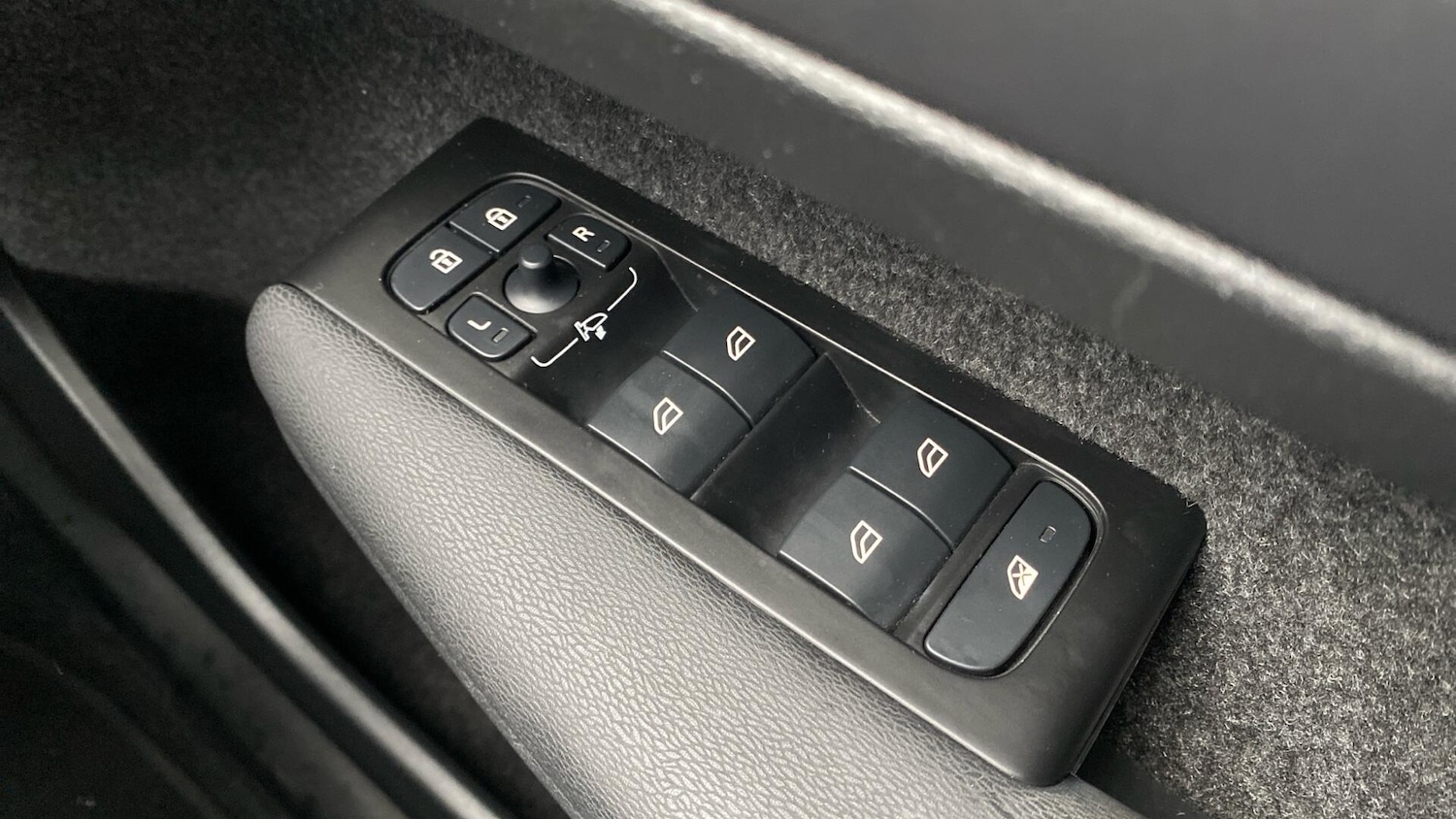 Used Volvo XC40 2022 for sale - 76856012: Photo 24