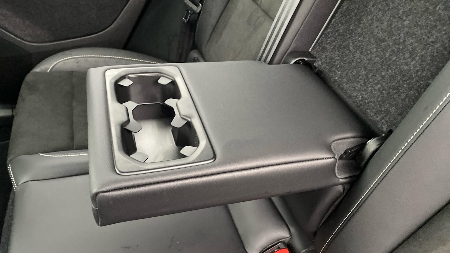 Used Volvo XC40 2022 for sale - 76856012: Photo 32