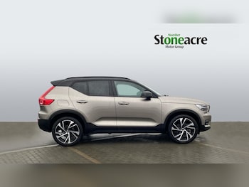 Used Volvo XC40 2022 for sale - 76856012: Photo