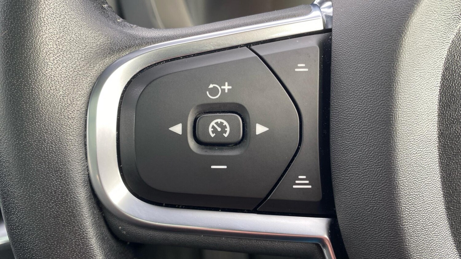 Used Volvo XC60 2021 for sale - 77925401: Photo 21