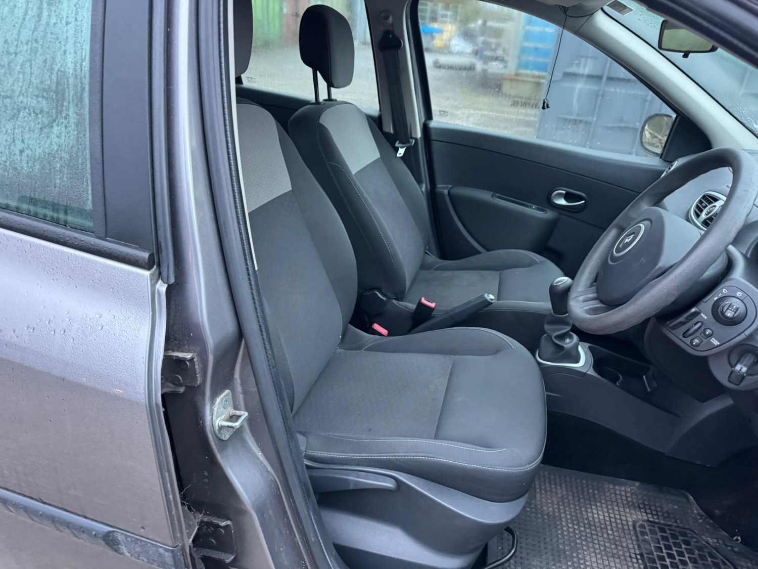 Used Renault Clio 2010 for sale - 76686919: Photo 11