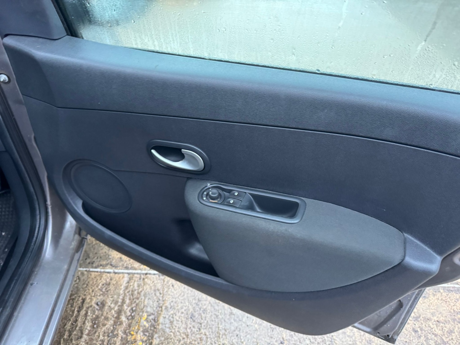 Used Renault Clio 2010 for sale - 76686919: Photo 12