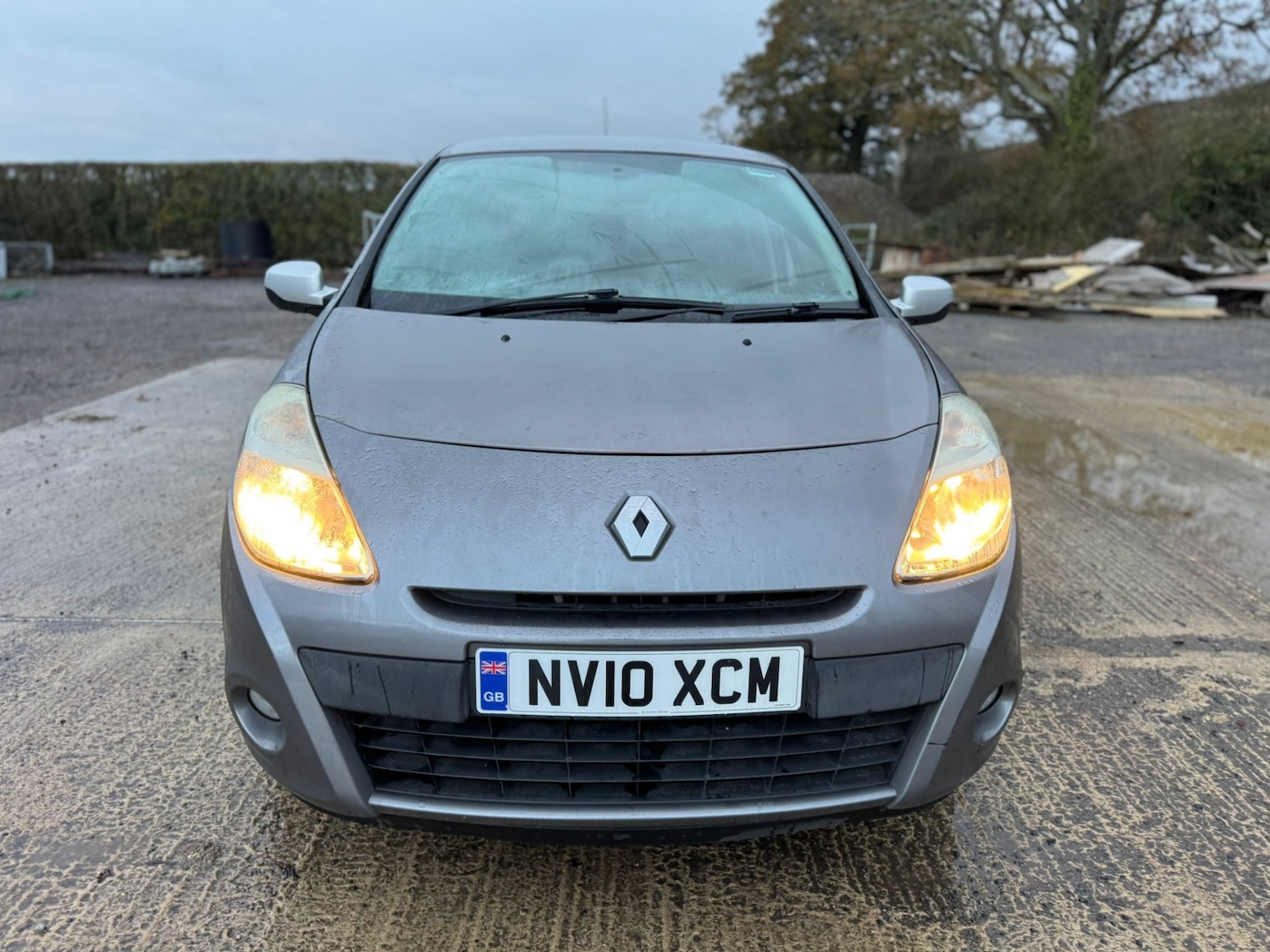 Used Renault Clio 2010 for sale - 76686919: Photo 2