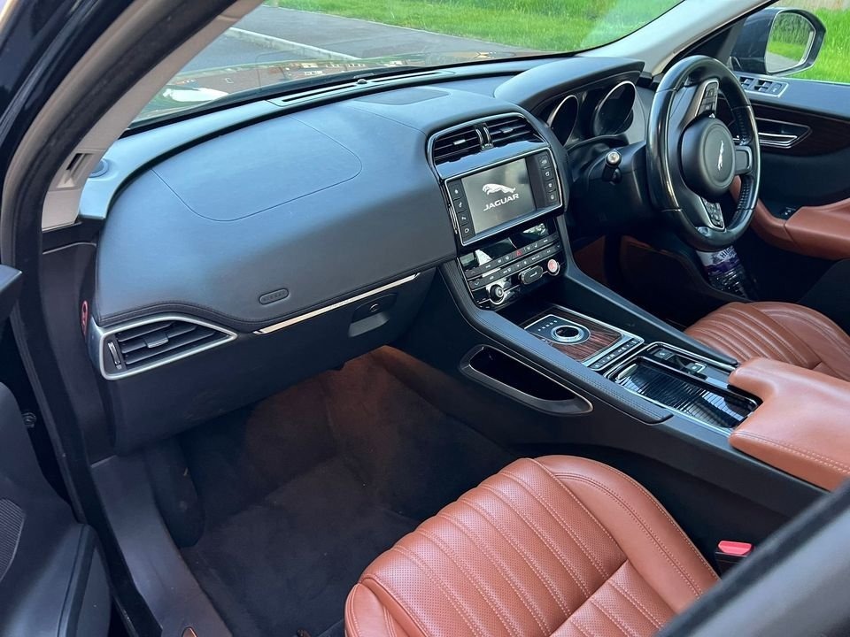 Used Jaguar F-Pace 2016 for sale - 76749870: Photo 12