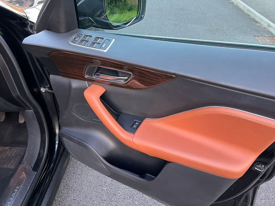 Used Jaguar F-Pace 2016 for sale - 76749870: Photo 7