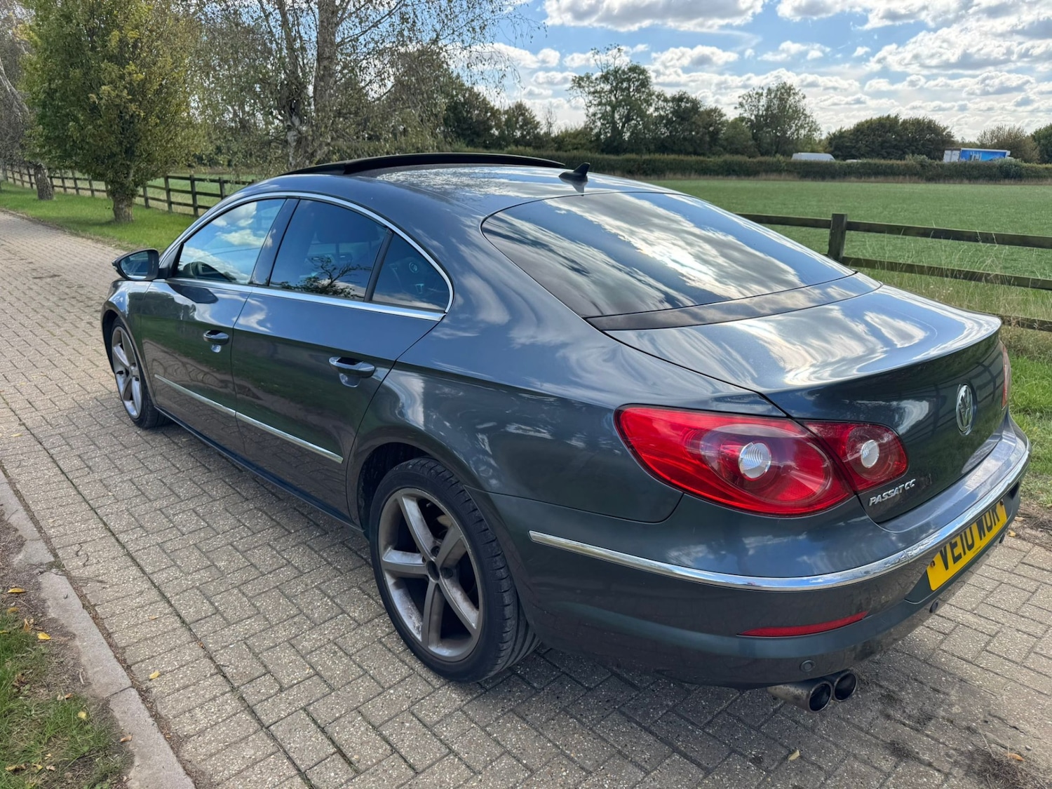 Used Volkswagen Passat 2010 for sale - 76024310: Photo 12
