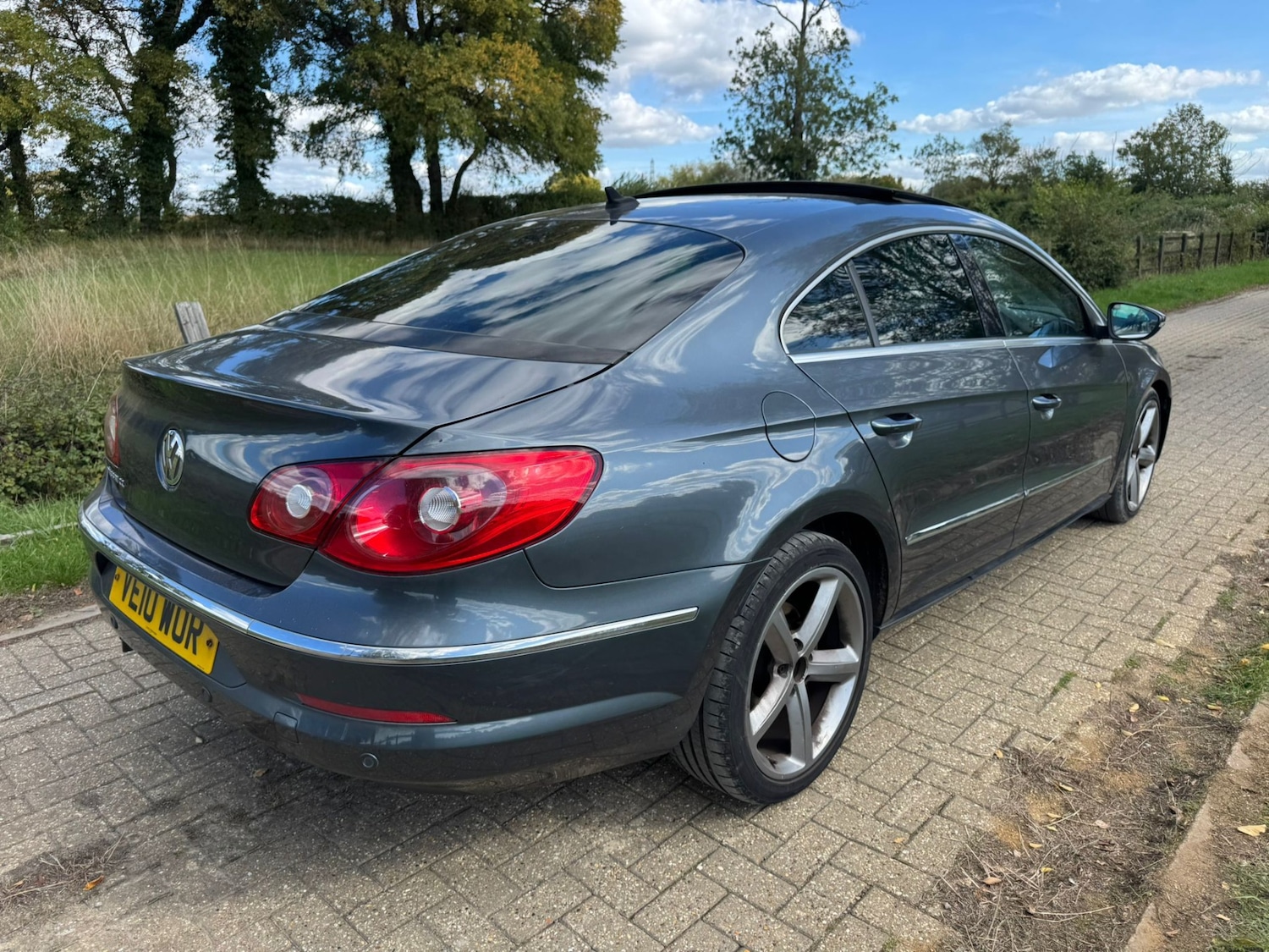 Used Volkswagen Passat 2010 for sale - 76024310: Photo 14