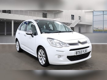 2013 (63) - 1.2 VTi 5speed manual £20 road tax ulez compliant 2 keys 5dr hatchback