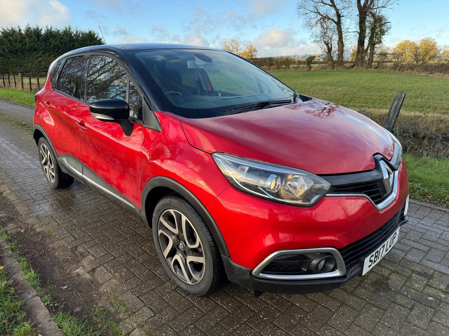 Used Renault Captur 2017 for sale - 76749052: Photo 1