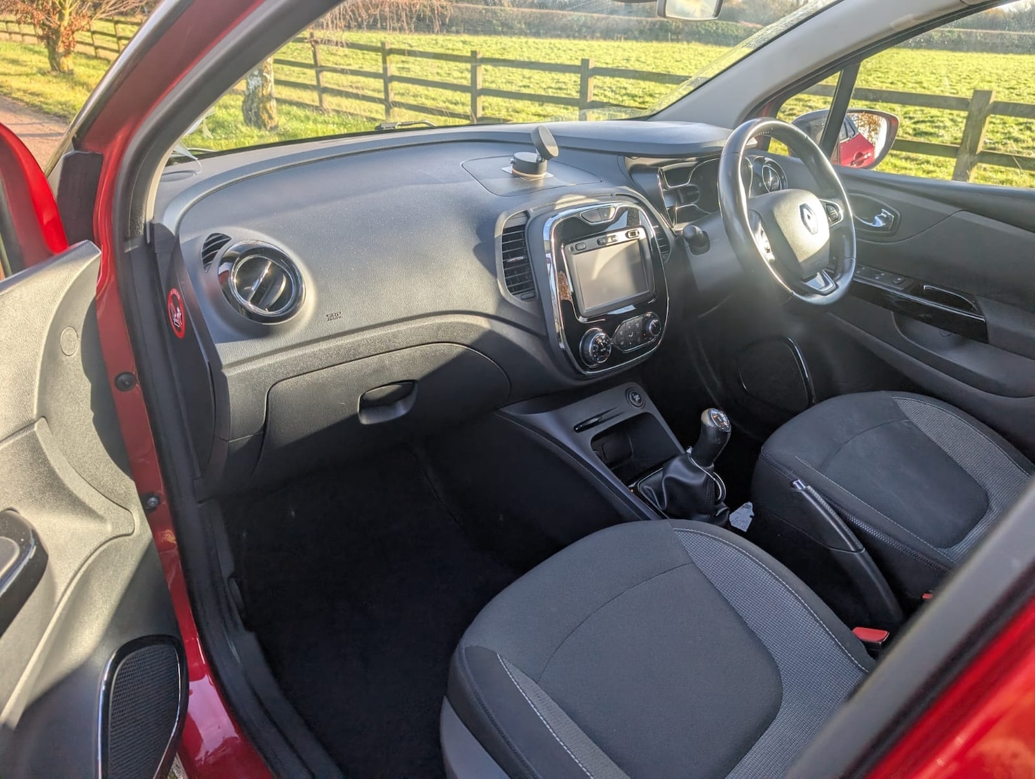 Used Renault Captur 2017 for sale - 76749052: Photo 14