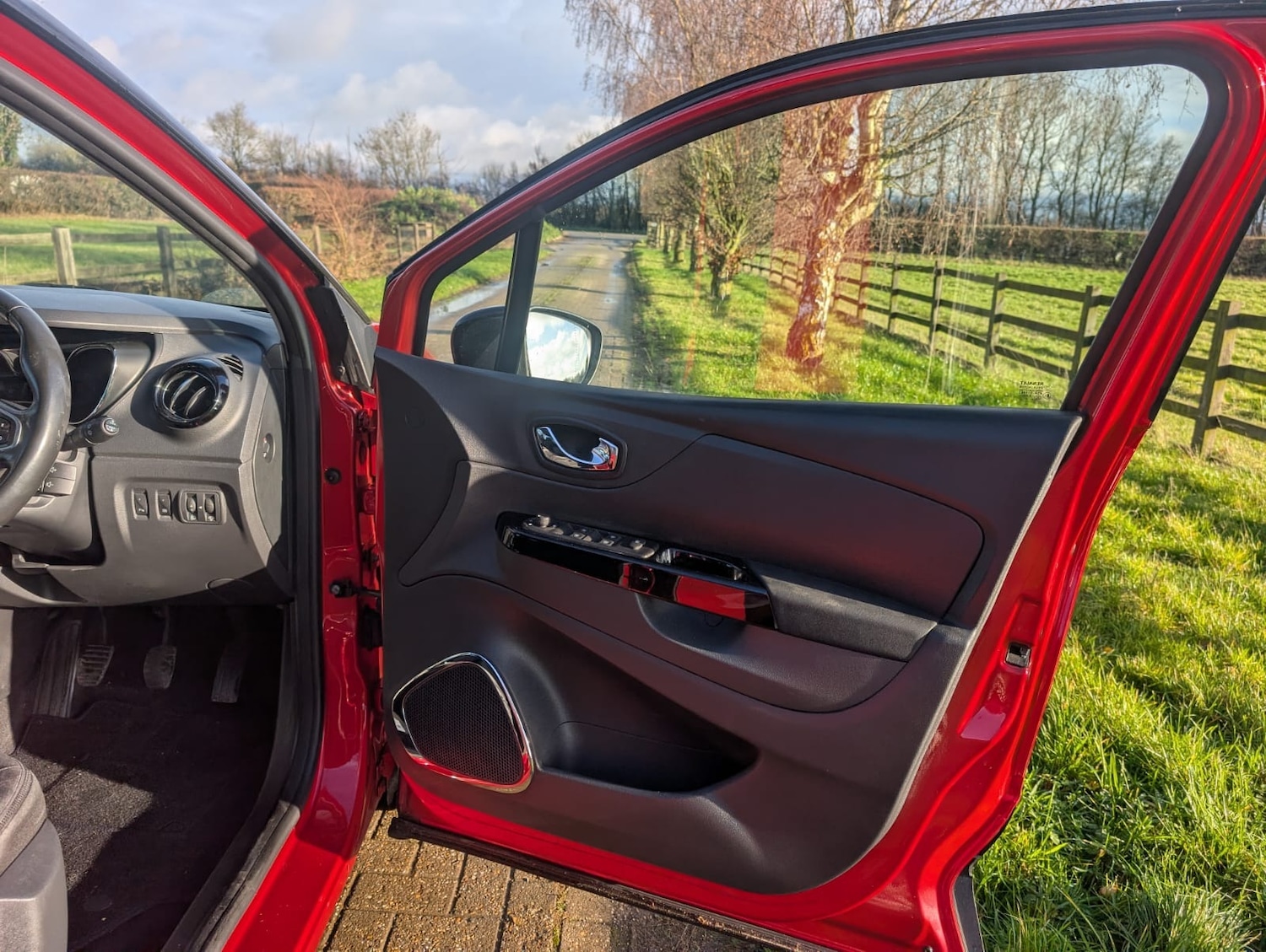 Used Renault Captur 2017 for sale - 76749052: Photo 8