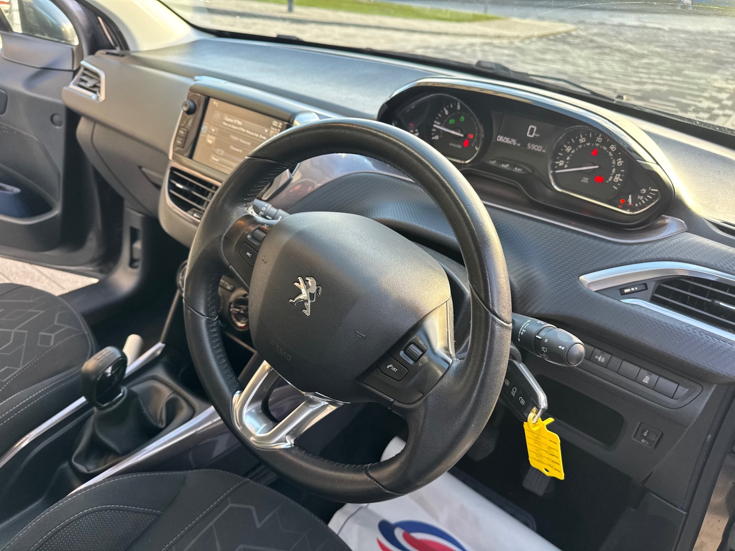 Used Peugeot 2008 2014 for sale - 77008488: Photo 9