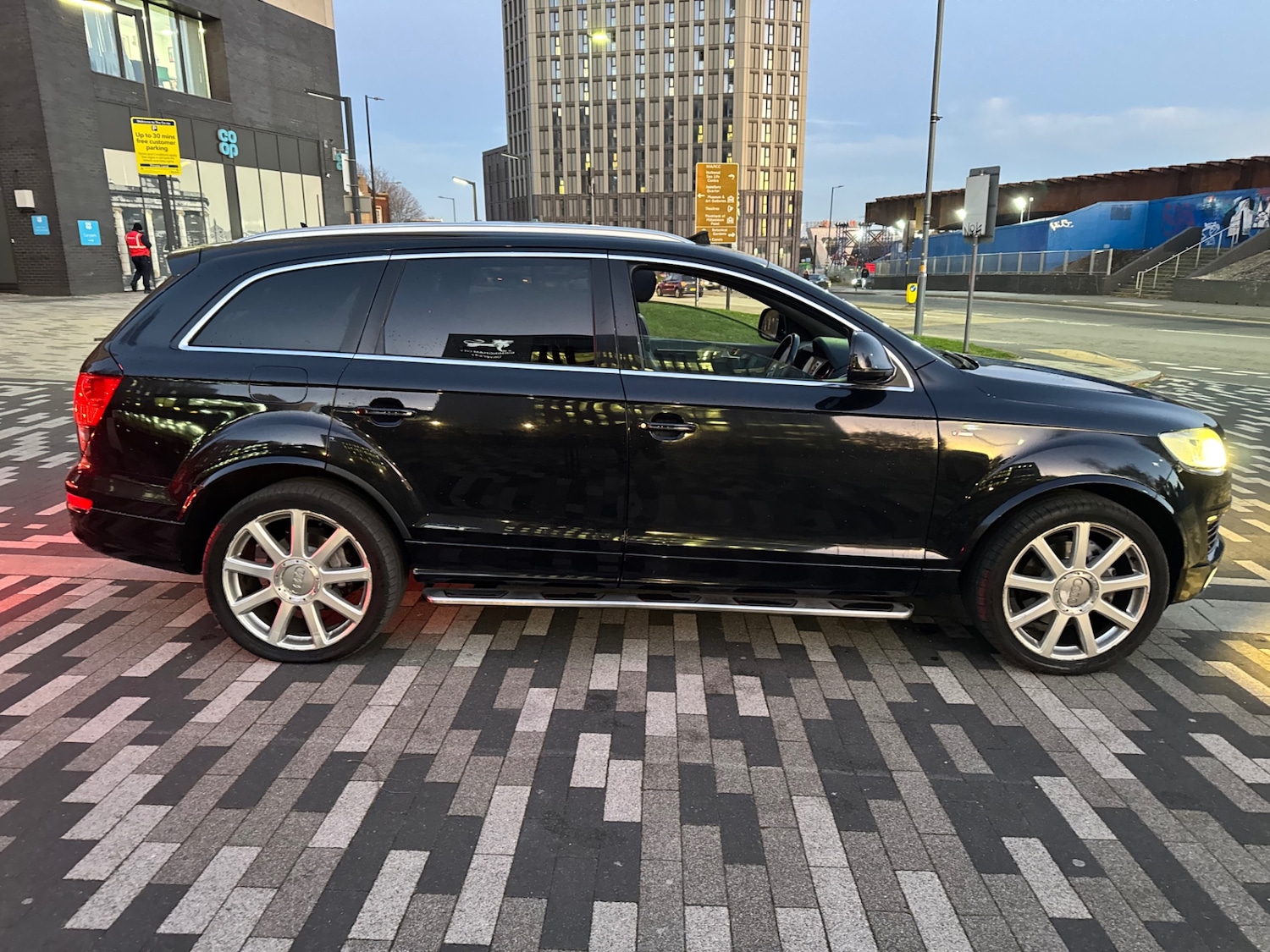 Used Audi Q7 2009 for sale - 76643789: Photo 3