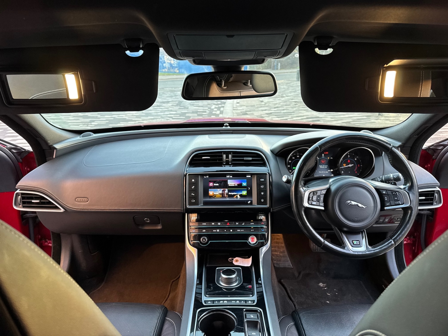 Used Jaguar XE 2017 for sale - 77082443: Photo 8