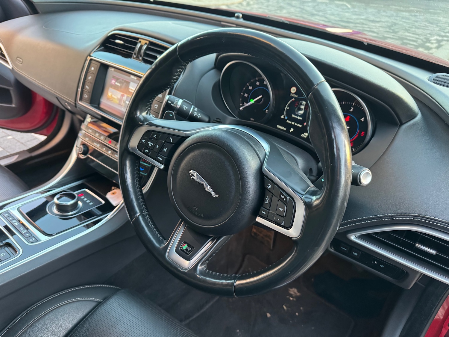 Used Jaguar XE 2017 for sale - 77082443: Photo 9