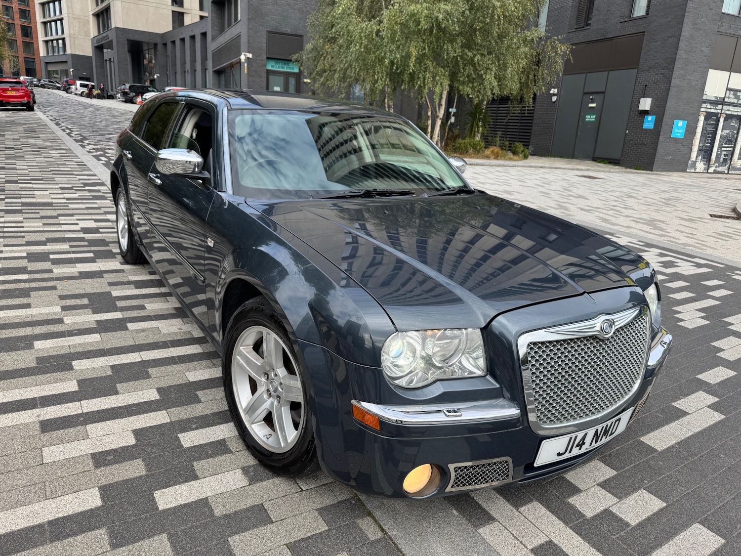 Used Chrysler 300C 2010 for sale - 76149878: Photo 1