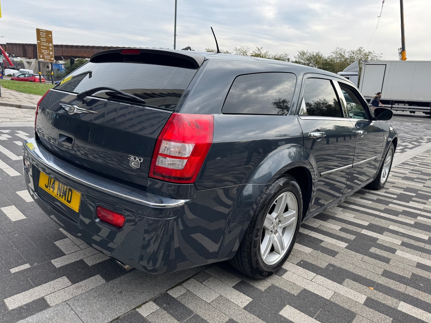 Used Chrysler 300C 2010 for sale - 76149878: Photo 14