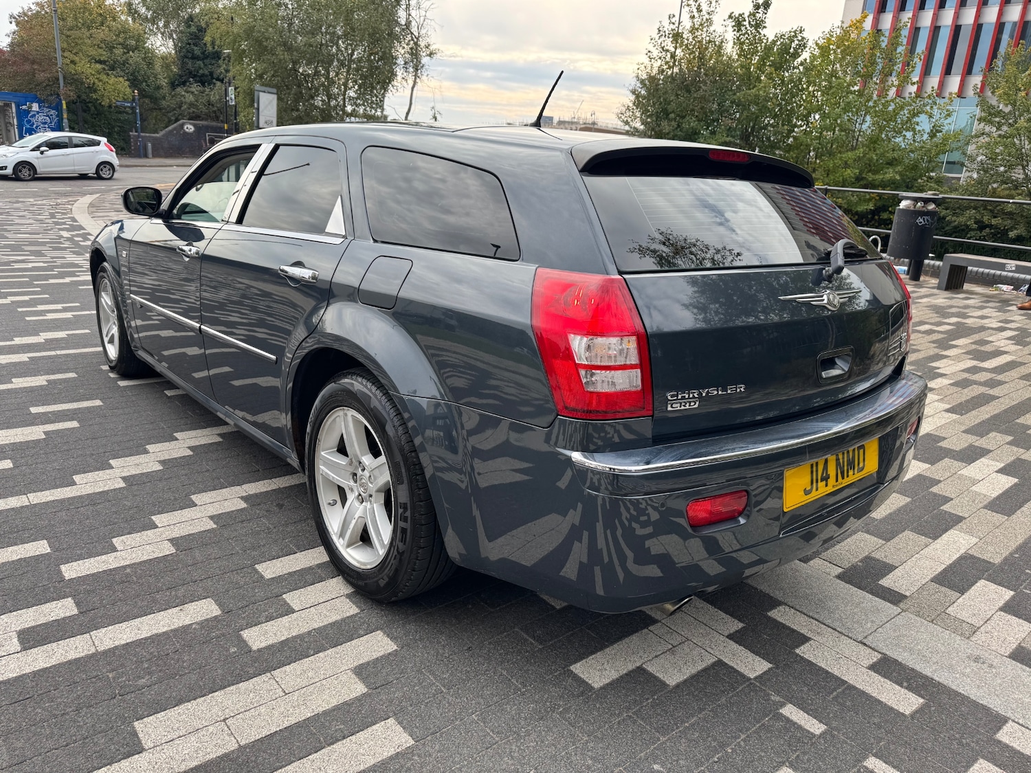 Used Chrysler 300C 2010 for sale - 76149878: Photo 15