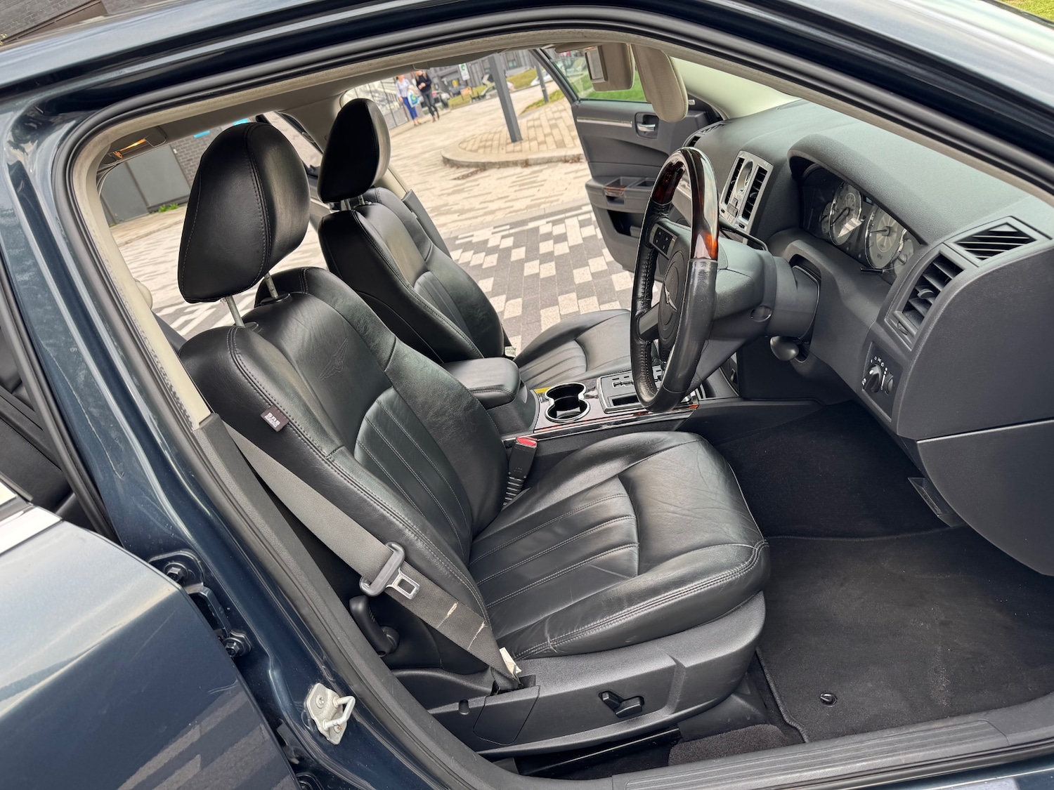 Used Chrysler 300C 2010 for sale - 76149878: Photo 18